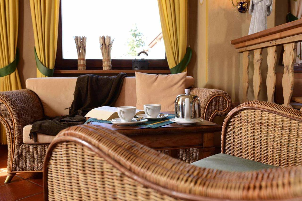 Hotel Garni LIVING San Candido Esterno foto