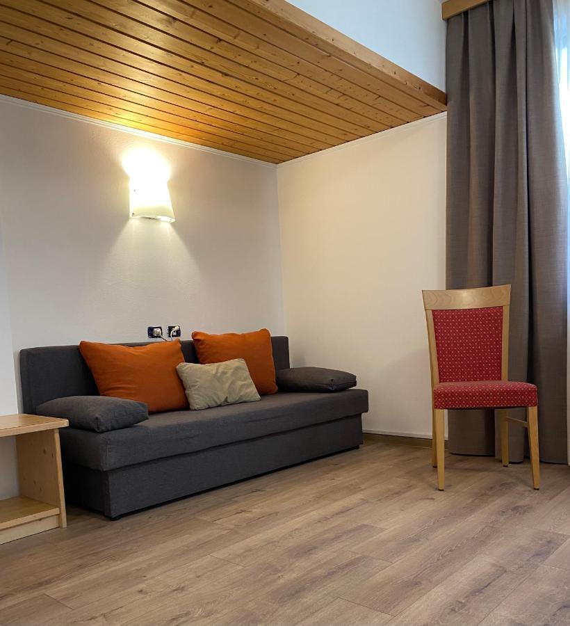 Hotel Garni LIVING San Candido Esterno foto