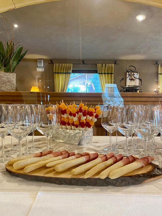 Hotel Garni LIVING San Candido Esterno foto