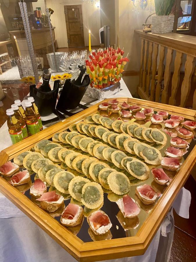 Hotel Garni LIVING San Candido Esterno foto